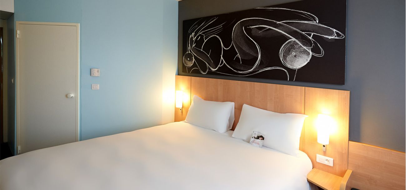 Chambre double de l'h&ocirc;tel Ibis Les Herbiers Puy du Fou