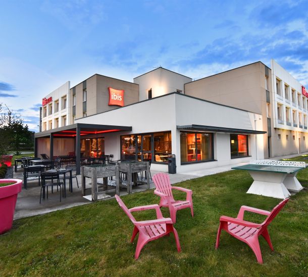 Terrasse de l'hotel Ibis Les Herbiers Puy-du-Fou